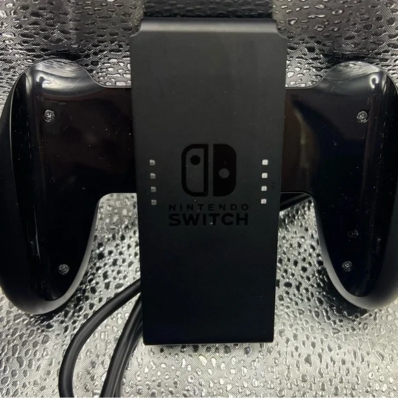 Nintendo Switch Console HAC-001 w/ Joy Con + Dock + AC +HDMI. Plus Micro SD card - Picture 4 of 7